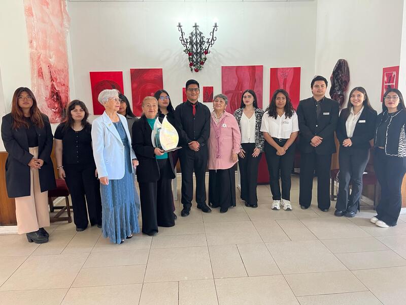 Estudiantes de Pedagogía en Educación General Básica homenajearon los 135 años de la Escuela Normal de Preceptoras de La Serena